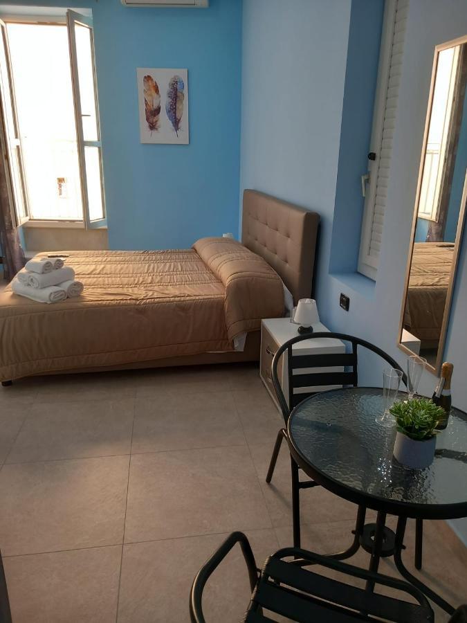 לינה וארוחת בוקר נאפולי Greth House מראה חיצוני תמונה