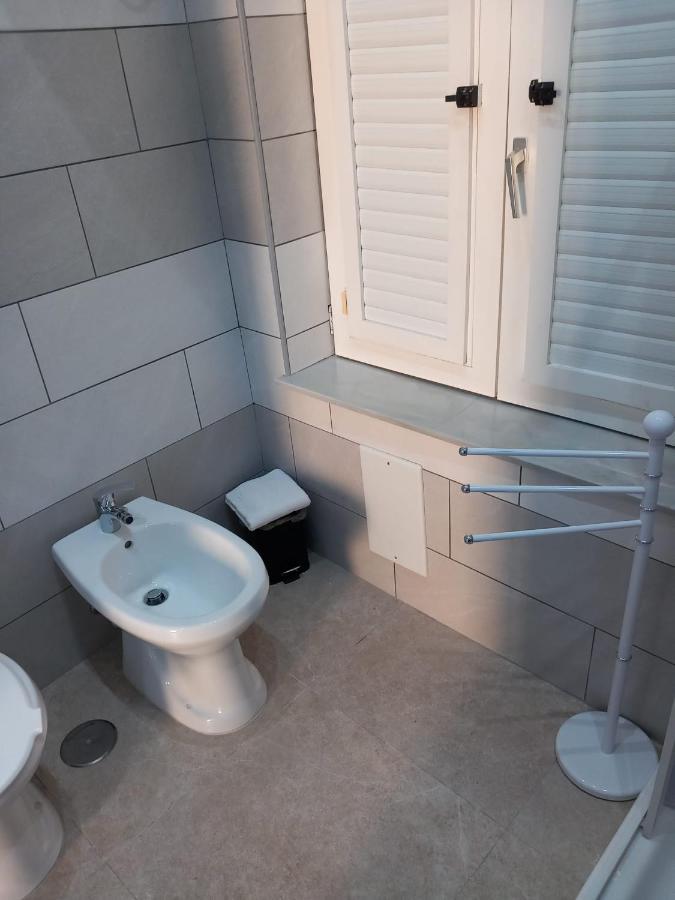 לינה וארוחת בוקר נאפולי Greth House מראה חיצוני תמונה